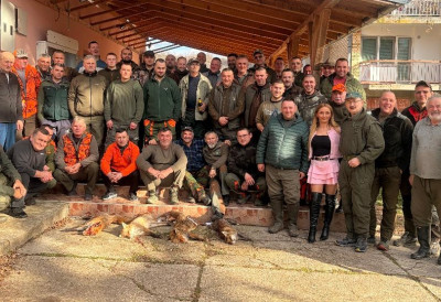 Четири лисице одстрељене! У ЈАСКУ ОДРЖАН ГРУПНИ ЛОВ НА ПРЕДАТОРЕ Ловци задовољни уловом