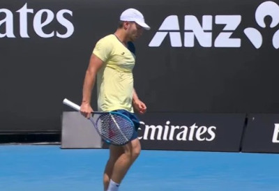 КЕЦМАНОВИЋ У ЧЕТВРТФИНАЛУ АКАПУЛКА: Српски тенисер надиграо Зверева