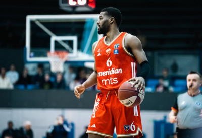 КОШАРКАШИ ЦРВЕНЕ ЗВЕЗДЕ НИСУ ОПРАВДАЛИ УЛОГУ ФАВОРИТА Макаби изненадио црвено-беле