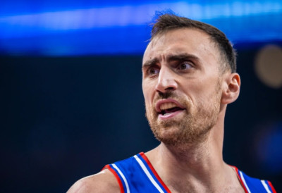 МИЛУТИНОВ СЕ ПОВРЕДИО! Пех за Олимпијакос, Барцокас оптимистичан