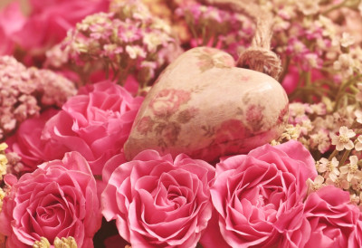 КО КОГА ВОЛИ, САЗНАЛО СЕ У ШКОЛИ Панчевачки гимназијалци решили да прославе Дан заљубљених