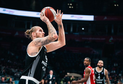 ДВОЈИЦА ИГРАЧА ПАРТИЗАНА "ЗАРОБЉЕНА" У ДУБАИЈУ: Осетковски и Милтон остали на аеродрому