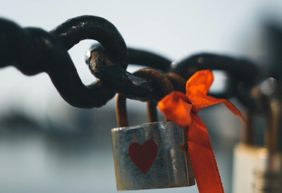 Кад се једном "спазе", ЉУБАВ ЗА СВА ВРЕМЕНА им не гине! Ова 2 знака су компатибилна чак 98% Савршено се допуњују, РАЗУМЕЈУ СЕ ПОГЛЕДИМА и буквално су СРОДНЕ ДУШЕ