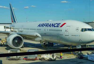 БЕБА ПУТОВАЛА НА ЛЕЧЕЊЕ, па ПРЕМИНУЛА у авиону! Незамислива ТРАГЕДИЈА на небу: Лекари урадили СВЕ да спасу НОВОРОЂЕНЧЕ, али је оно само ПРЕСТАЛО да дише