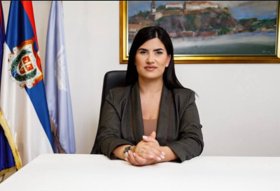 НИ ПРИТИСЦИ ДИНКА ГРУХОЊИЋА НА ГРАЂАНЕ НИСУ УСПЕЛИ ДА СПРЕЧЕ ИЗГРАДЊУ ХРАМА Председница Скупштине Града Вучинић након завршене седнице: Лиман заслужује парохијску цркву