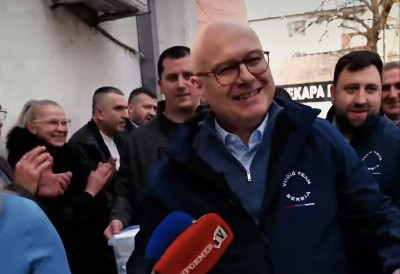 НИЈЕ КОМПЛЕТ ЛЕПИЊА, ЕВО МАЛО ИНДЕКС СЕНДВИЧА! Хит видео лидера СНС Вучевића