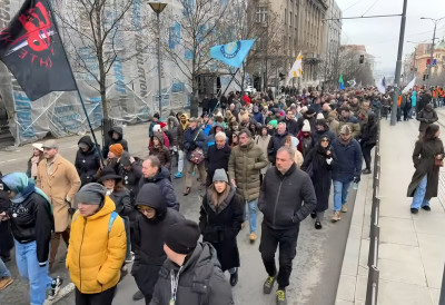 ШЕТЊОМ ПРОТИВ НОВИХ ПРАВОСУДНИХ ЗАКОНА Одржан „Марш за правосуђе“ у Београду