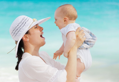 МАЈЧИНСТВО СЕ СВЕ ВИШЕ ОДЛАЖЕ Ево у којим годинама жене у Србији рађају прво дете