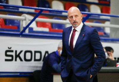 МОЖЕ ЛИ ЗВЕЗДА ПРОТИВ ТРАДИЦИЈЕ?! Обрадовић пред Ефес: Из овог РАСПОРЕДА, ОДРЕЂЕНЕ ДОЗЕ ДОПАМИНА И ДОБРЕ АТМОСФЕРЕ морамо да научимо