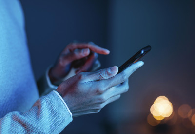 Полиција упозорава на нову интернет превару СТИЖУ ЛАЖНЕ ПОРУКЕ СА НАЛОГА ПОЗНАНИКА Никако не уплаћујте новац!