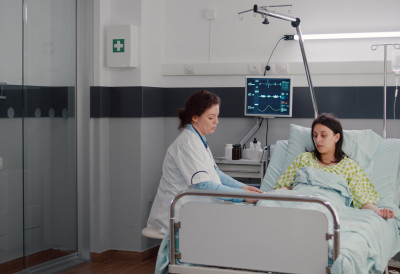 НАКОН МОЖДАНОГ УДАРА ГОВОРИ КАО СТРАНКИЊА Жена (56) не може да верује шта је снашло ЛЕКАРИ ОБЈАШЊАВАЈУ РЕДАК СИНДРОМ