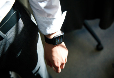 МЕТА ПРАВИ НОВИ ПАМЕТНИ САТ Потпуно управљање вашим животима на ручном злобу ЖИВОТНА ОЛАКШИЦА ИЛИ РАЗЛОГ ЗА ПАНИКУ?