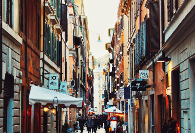 ЗАБРИЊАВАЈУЋИ СЛУЧАЈ У РИМУ Више од 15 малолетника нестало у последњих месец дана