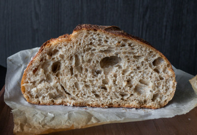 ПОСКУПЕО ХЛЕБ САВА Ево која му је сада цена- Влада Србије изменила Уредбу