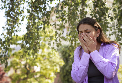 КИЈАЊЕ И СУЗЕЊЕ ОЧИЈУ НЕ МОРАЈУ ДА ВАС МУЧЕ Ово су савети за лакше подношење пролећних алергија