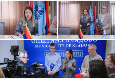 МИНИСТАРКА МЕСАРОВИЋ У КЛАДОВУ Партерно уређење око базена Језеро за квалитетнији и пријатнији боравак свих грађана и туриста ПОТПИСАН УГОВОР ЗА ДРУГУ ФАЗУ РАДОВА