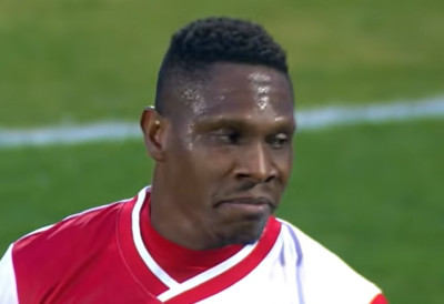 (ВИДЕО) НЕВЕРОВАТАН ПРОМАШАЈ ПЕНАЛА: Лопта баш није хтела у гол, две стативе Мерија