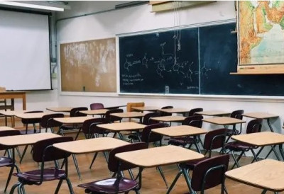 СТРАВА У ВАШИНГТОНУ! УЧИТЕЉИЦА У ОСНОВНОЈ ШКОЛИ СЕКСУАЛНО УЗНЕМИРАВАЛА ДЕЦУ Ухапшена због силовања ученице у учионици, дечаку слала своје видее (ФОТО)