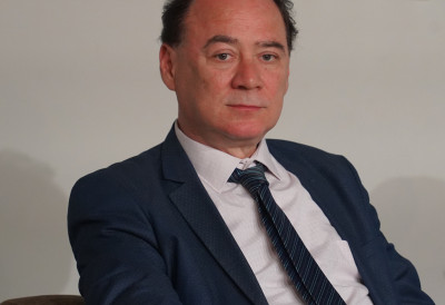 НАГРАДА „МЕША СЕЛИМОВИЋ“ ПРИПАЛА ШАПОЊИ „Близанац времена“ однео убедљиву победу, заслуживши 21 глас жирија!