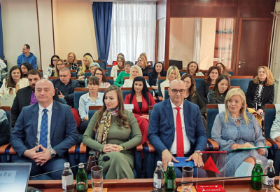 НОВИ САД ГРАДИ ЕКОНОМИЈУ ЈЕДНАКИХ ШАНСИ Подршка женском предузетништву представљена на конференцији „Предузетнице из Војводине – у сусрет Eкспo 2027“