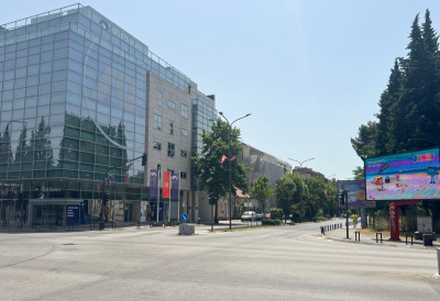 ФИЛМСКА ПРЕВАРА У ПОДГОРИЦИ Два младића продала стан који није био у њиховом власништву, "ојадили" човека за 100.000 еура