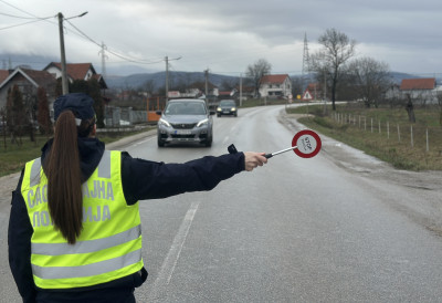 Мртав пијан сео за волан! У Врњачкој бањи ИЗ САОБРАЋАЈА ИСКЉУЧЕН возач „мазде“ с 4,13 ПРОМИЛА АЛКОХОЛА у крви
