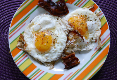 НИСУ КРИВИ ЈАЈА И СЛАНИНА Индустријски шећери и прерађене намирнице разарају ваше здравље