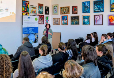 МИКРОПЛАСТИКА ПОД ЛУПОМ МЛАДИХ ИСТРАЖИВАЧА Учионице као прве линије одбране против невидљивог загађивача