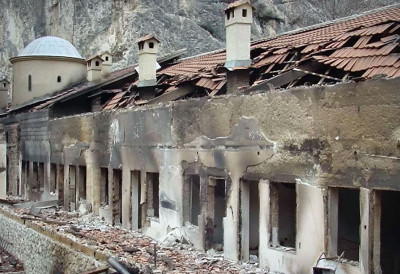 ОГЛАСИЛЕ СЕ НВО ИЗ СРПСКИХ ЗАЈЕДНИЦА Институције у Приштини и медији да поштују утврђене чињенице о МАРТОВСКОМ ПОГРОМУ