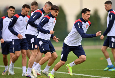 ОРЛОВИ СПРЕМНИ ЗА ШПАНИЈУ Играчи одрадили последњи тренинг у Старој Пазови уочи пута ЗА ВАЛЕНСИЈУ