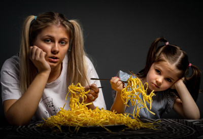 ГРЕШКЕ РОДИТЕЉА КОЈЕ РЕМЕТЕ ОДРАСТАЊЕ ДЕТЕТА Ево зашто присиљавање деце да поједу све из тањира МОЖЕ БИТИ ШТЕТНО