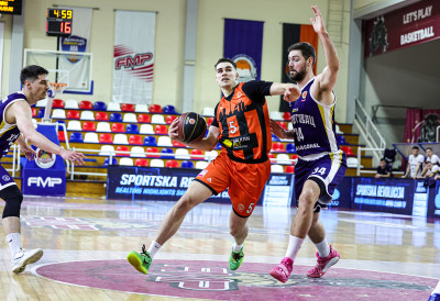 КОШАРКАШИ ХЕРЦЕГОВЦА ПРОДУБИЛИ КРИЗУ У КЛС  Промене неопходне