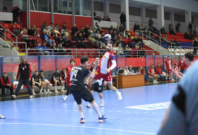 РУКОМЕТАШИ ВОШЕ У ПЕТАК ГОСТУЈУ ДУБОЧИЦИ У ЛЕСКОВЦУ (19): Потенцијална мина на југу