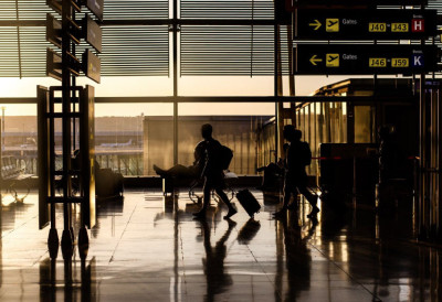 ПОЧИЊУ ЕВАКУАЦИОНИ ЛЕТОВИ ИЗ ДУБАИЈА Важно за све заробљене Србе у Емиратима ЕВО КО МОЖЕ МЕЂУ ПРВИМА ДА ЛЕТИ