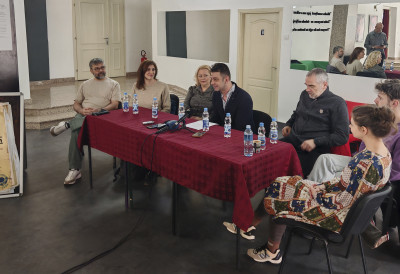 У УЈВИДЕКИ СИНХАЗУ НАЈАВЉЕНА НОВА ПРЕМИЈЕРА, И ТО ЗА СВЕТСКИ ДАН ПОЗОРИШТА „Балкански шпијун” или како је све остало исто