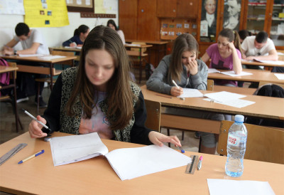 ОСМАЦИМА МАТЕМАТИКА ПРВА ЗА ПРОБУ Почео пробни завршни испит у свим основним школама у Србији