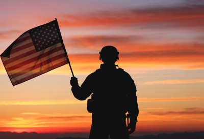 РАСТЕ БРОЈ АМЕРИЧКИХ ЖРТАВА Преминуо један од повређених војника у нападу Ирана на војну базу у Кувајту