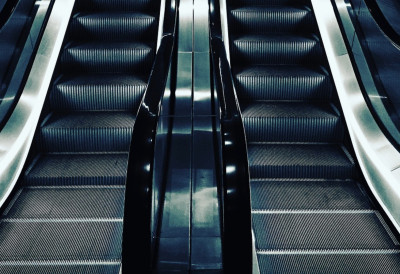 ПОГЛЕДАЈТЕ КАКО ИЗГЛЕДАЈУ НАЈДУЖЕ ПОКРЕТНЕ СТЕПЕНИЦЕ НА СВЕТУ Пут који је трајао сат времена сада се прелази за 20 минута!