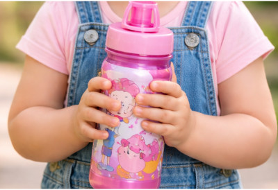 (ФОТО) ПОВЛАЧЕ СЕ ПОПУЛАРНЕ ДЕЧЈЕ ФЛАШИЦЕ СА ТРЖИШТА Постоји ризик од ГУШЕЊА, проверите да ли их имате