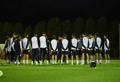 ПАУНОВИЋ ОКУПИО ИГРАЧЕ ИЗ СУПЕРЛИГЕ СРБИЈЕ: Тренинг у Старој Пазови увод у селективну утакмицу