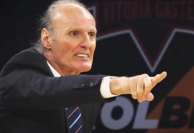 ДУШКО ИВАНОВИЋ БЛИЗУ ОДЛАСКА ИЗ КЛУБА Виртус разматра наследнике