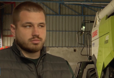 (ВИДЕО) ОДРЕКАО СЕ БЕЛОГ МАНТИЛА И ОРДИНАЦИЈЕ ЗБОГ ЊИВЕ Доктор постао пољопривредник