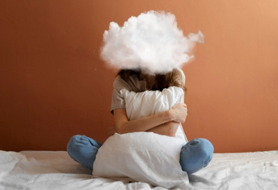 ВЕШТАЧКА ИНТЕЛИГЕНЦИЈА МОЖЕ ДА ВАМ СПРЖИ МОЗАК Научници све забринутији – појаву описују као менталну маглу!