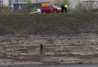 (ВИДЕО) ИЗВУЧЕНО БЕЖИВОТНО ТЕЛО ЖЕНЕ ИЗ КАНАЛА ДТД! Спасиоци и полиција на терену утврђују околности