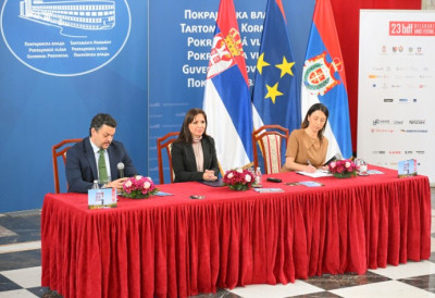 БЕОГРАДСКИ ФЕСТИВАЛ ИГРЕ СТАРТУЈЕ У НОВОМ САДУ Четири велике представе у Српском народном позоришту - од Акрама Кана до страственог фламенка