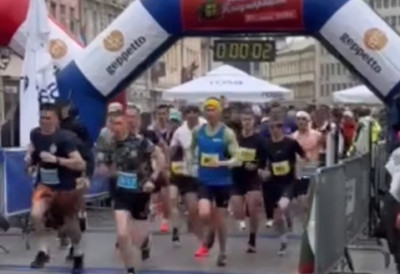 СВАКО ИМА СВОЈУ ТРКУ, ОД БЕБА ДО МАРАТОНАЦА: БОДРИМО ИХ!  Са Трга слободе стартовало преко 1.700 учесника из 31 земље света