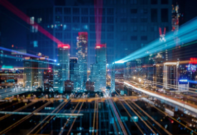 ОВИХ ПЕТ СРПСКИХ ГРАДОВА ДОБИЈА „ПАМЕТНА” РЕШЕЊА Ево како ће управљати паркингом, водоводом и зеленим површинама