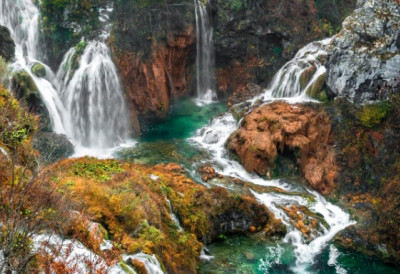 (ВИДЕО) ЗАБЕЛЕЛА СЕ ПЛИТВИЧКА ЈЕЗЕРА: ПРОЛЕЋЕ УЗЕЛО ПАУЗУ Снег прекрио и Медведницу