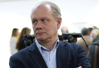 БОЈАН ПАНАОВТОВИЋ РЕАГОВАО НА ИЗЈАВУ МАРТЕ КОС: „Словенија слави, а Србија се пита како је до тога дошло“