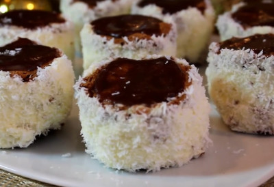 Посластица за сваку прилику! ЛАЖНЕ РУСКЕ КАПЕ СА ЈАФА КЕКСОМ Mекане, кремасте и декоративне